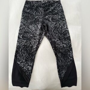 Lululemon Black and Gray Patterned Leggings